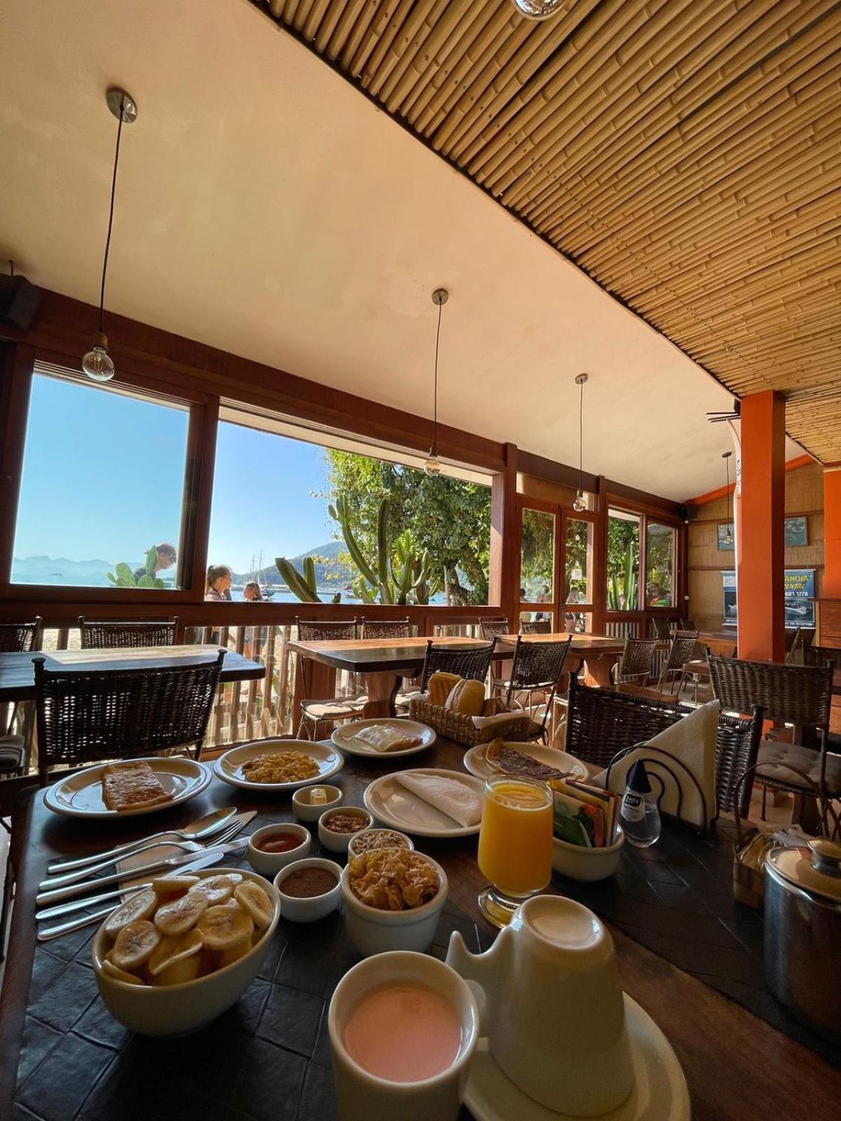 Pousada E Restaurante O Pescador Abraão Exteriér fotografie